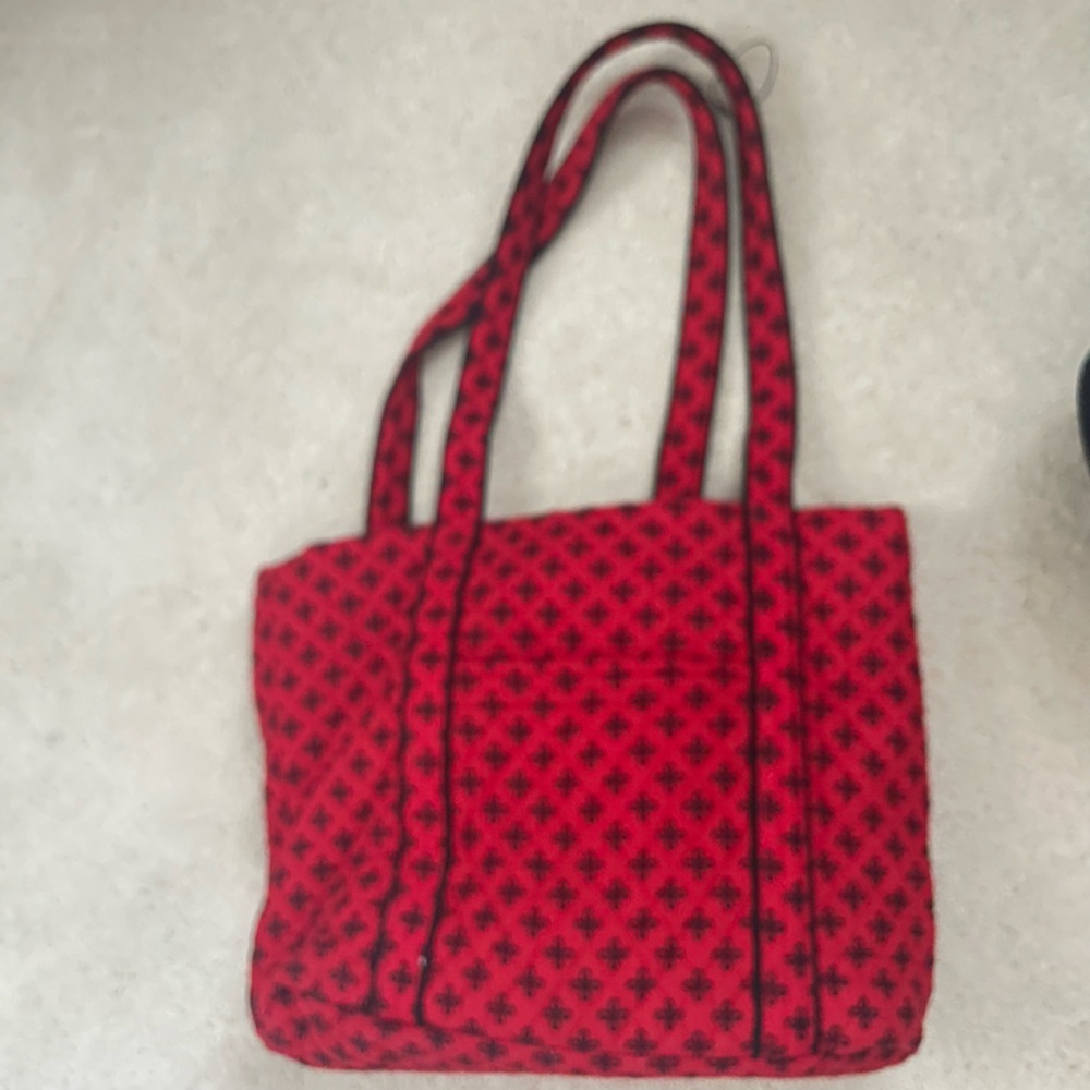 Vera Bradley red quilt bag- never used - Picture 2 of 6
